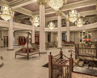 DoubleTree by Hilton Utica - Utica - Lobby