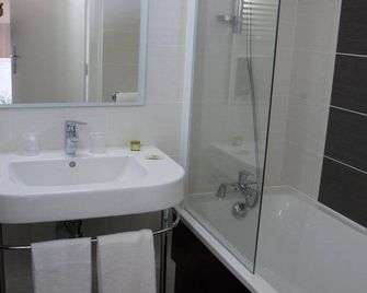 Citotel La Chartreuse - Cahors - Badkamer