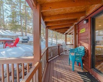 Enjoy the Tiny Home Experience as the Perfect Basecamp to the Rockies! The Northstar Cabin - Fairplay - Balcony