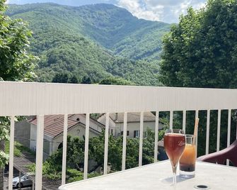 Hotel Et Appartements Les Platanes - Thueyts - Balcon