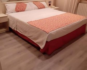 Motel Cancun Barbadas-Ourense - San Ciprián de Viñas - Habitación