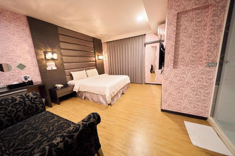 The Riverside Hotel Fashion