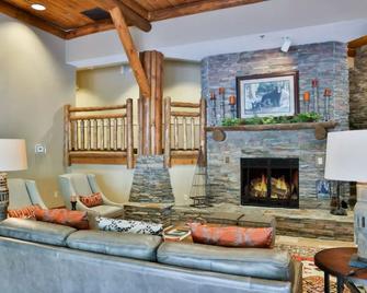 Baskins Creek Condos by Vacasa - Gatlinburg - Sala de estar