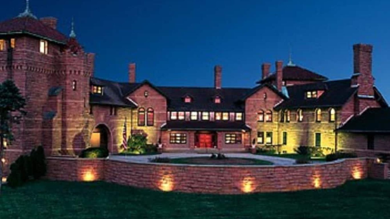 Oceancliff Hotel & Resort