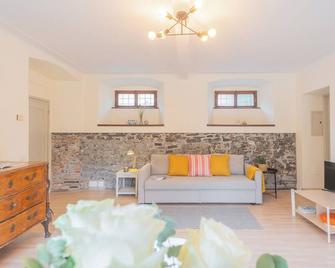 La Piazza di Cernobbio by Rent All Como - Cernobbio - Living room