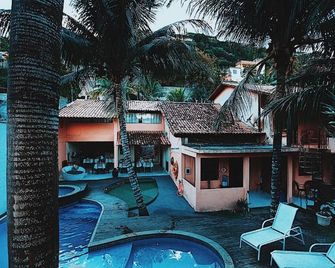 Solar da Praia Pousada - אראיאל דו קאבו - בריכה