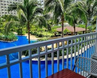 Airport , Mall Of Asia And Moa Arena Condo Picc And Us Embassy Nearby - Pasay - Balkón