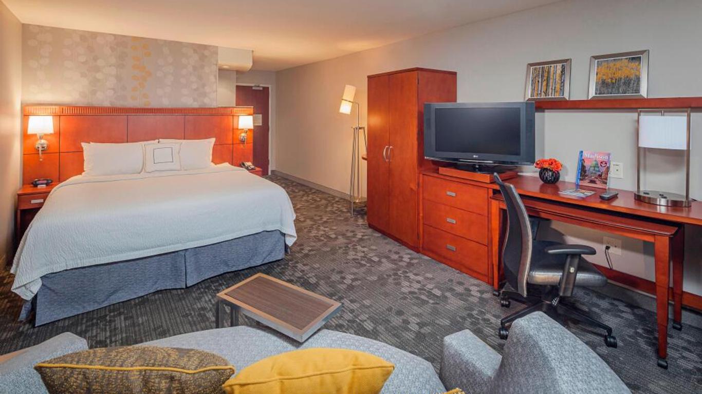 Courtyard by Marriott Madison West / Middleton