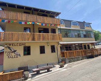 Rifugio Hotel Calvanella - Sestola - Building