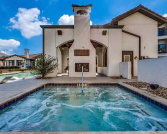Astonishing CozySuites on I-35 with pool&parking #11 - Pflugerville - Pool
