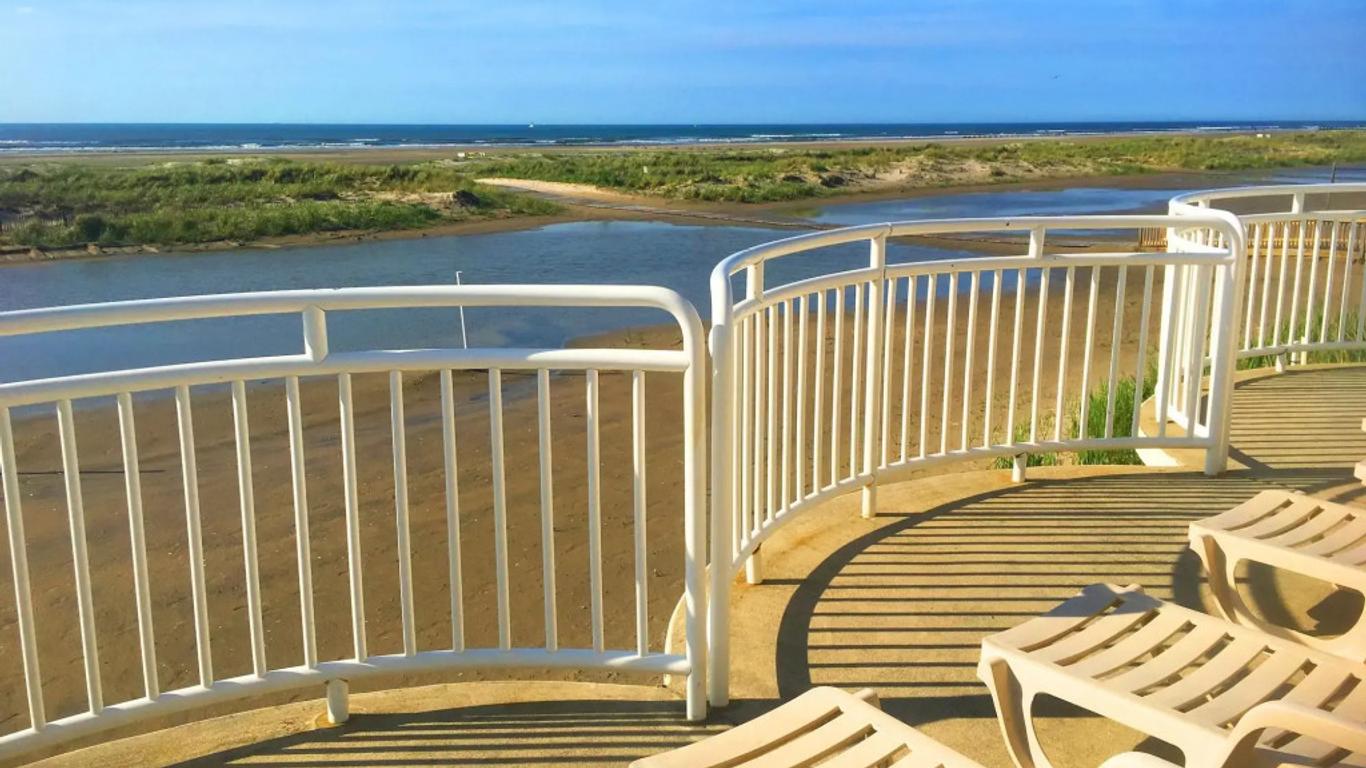 Coliseum Ocean Resort