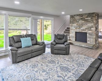 Coastal Washington Getaway Walk to Beach - Copalis Beach - Living room