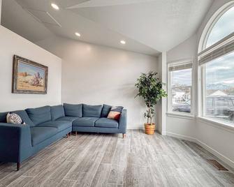 Large Home Centrally Located Near Airport And Dt Slc - Salt Lake City - Wohnzimmer