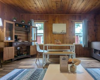 Beach Bungalow - Cabin #1 - Prudenville - Dining room