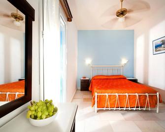 디미트리스 룸 - 만가나리 - 침실