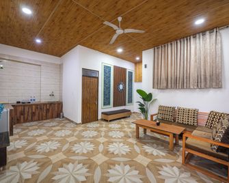 The Chalet Homestay I Luxury Rooms I Kasauli - Kasauli