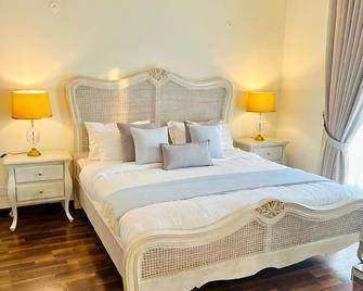 Lmy Designer Apartments Facing Centaurus Islamabad - Islamabad - Ložnice