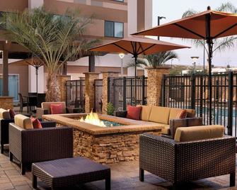 Courtyard by Marriott San Diego Oceanside - Oceanside - Patio