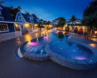 Tomangoh Vintage Resort - Nakhon Nayok - Piscina