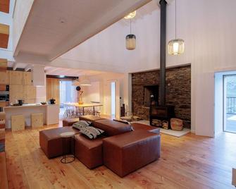 Quinta do Vale da Ermida - Private Heated Pool - by MET - Vila Real - Sala de estar