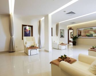 Sandy Beach Resort Da Nang - Da Nang - Lobby