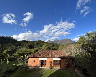 Pousada Granja Santa Barbara - Petrópolis - Näkymät ulkona