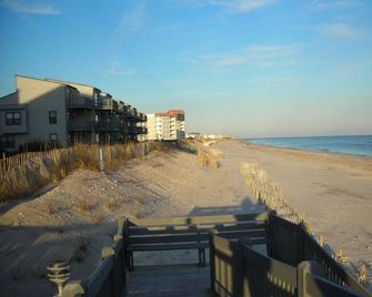 Family Beach Getaway - North Topsail Beach - Beach