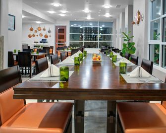 Holiday Inn Windsor - Wine Country By IHG - Windsor - Restaurante