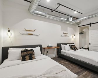 Cowboy Muse | Rino Art Lofts - Denver - Habitación