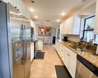 Cozy Farm House - Lake Placid - Кухня