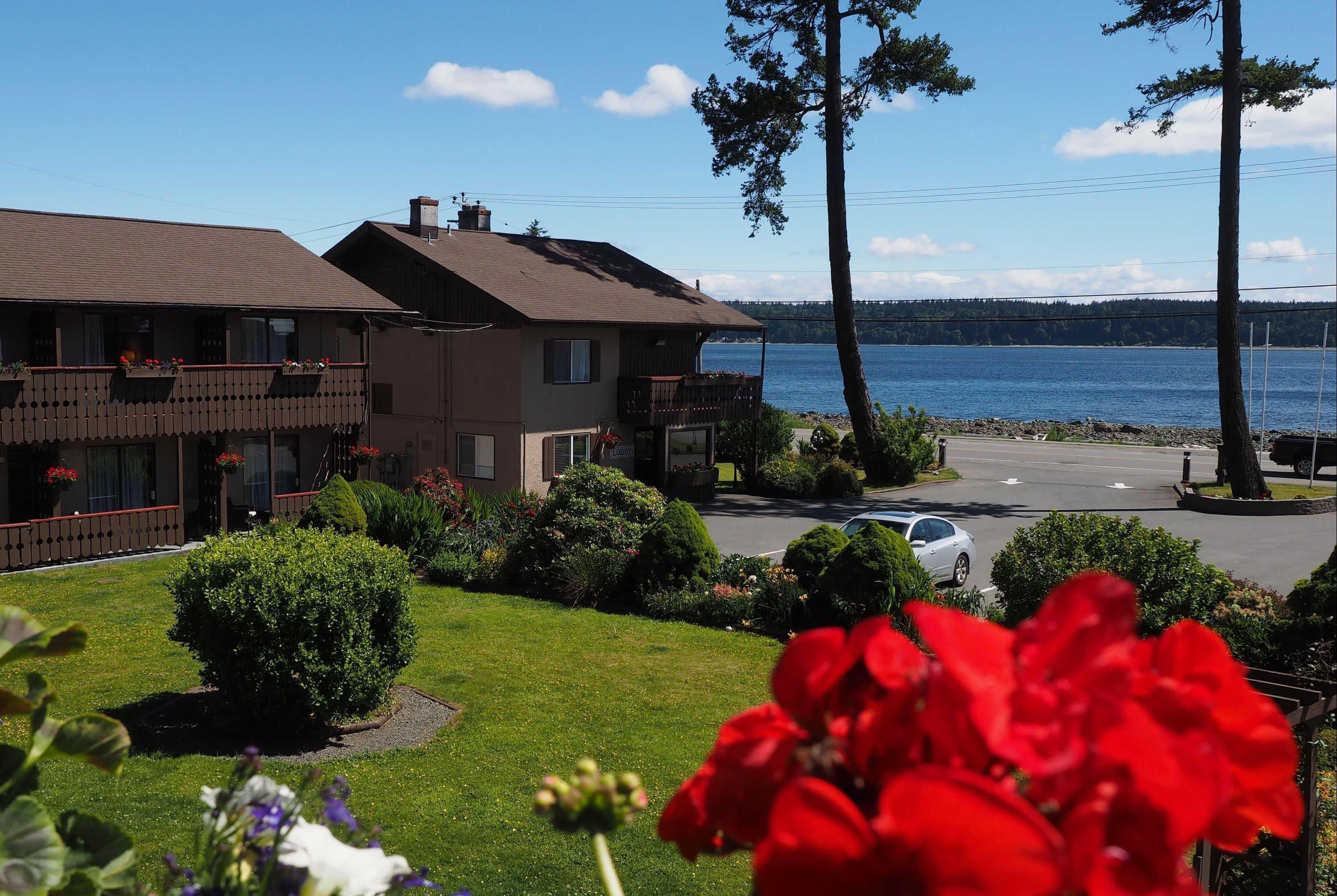 Ramada by Wyndham Campbell River - Campbell River - Gebouw