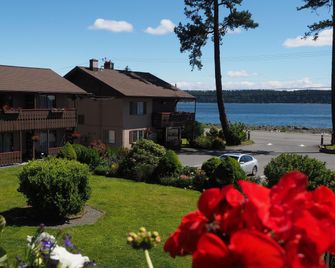 Ramada by Wyndham Campbell River - Campbell River - Building