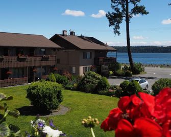 Ramada by Wyndham Campbell River - Campbell River - Gebouw
