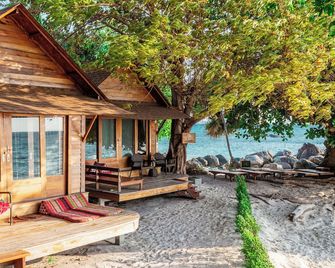 Ten Moons Lipe Resort - Ko Lipe - Patio