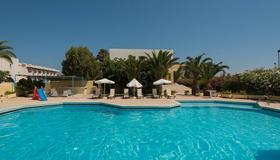 Leonidas Hotel & Studios - Thị trấn Kos Town - Bể bơi