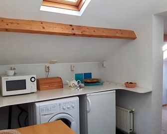 B&B De Kunstpraktijk - Veldhoven - Kitchen