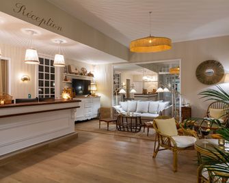 Hôtel De La Plage - Courseulles-sur-Mer - Recepce