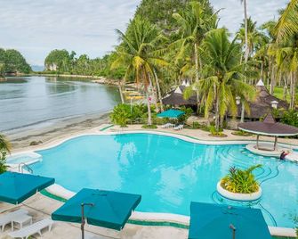 Caluwayan Palm Island Resort & Restaurant - Marabut - Piscina