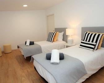 Azorean Flats by Green Vacations - Понта-Делгада - Спальня