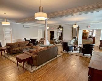 The Brandon Inn - Bridal Suite - Brandon