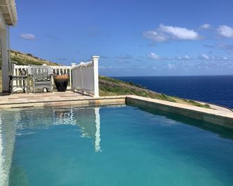 Modern Luxury Private Villa w Pool and Ocean Views. Walk to Beach. Sleeps 6. - Windward Side - Pool