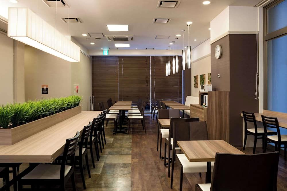 كومفرت هوتل ياماجاتا - ياماجاتا - غرفة طعام