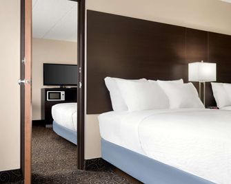 Days Inn by Wyndham Fort Collins - Fort Collins - Soverom