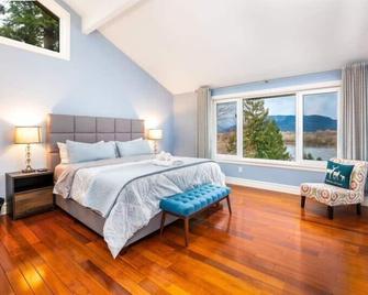 Elegant 4400sf Villa w/ Lk. & Mt. view | Sammamish - Sammamish - Bedroom