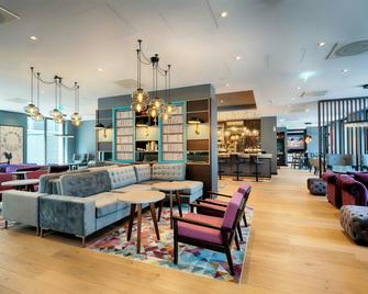 Premier Inn Darmstadt City Centre - Darmstadt - Lounge