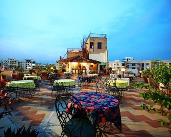 Jaipur Inn Hotel - Jaipur - Balcony