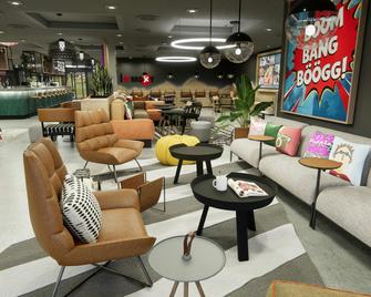 Moxy Zurich - Zurich - Lounge