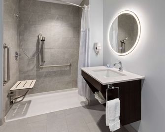 Travelodge by Wyndham Cochrane Ontario - Cochrane - Bathroom