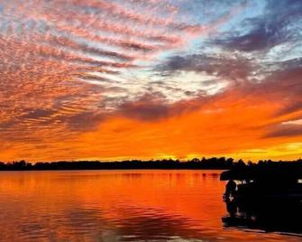 Crystal Lake Lakefront 10 mins to Elk Mountain Ski Resort - Carbondale - Vista del exterior