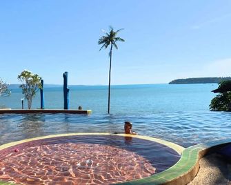 Koh Mak Buri Hut Natural Resort - Ko Mak